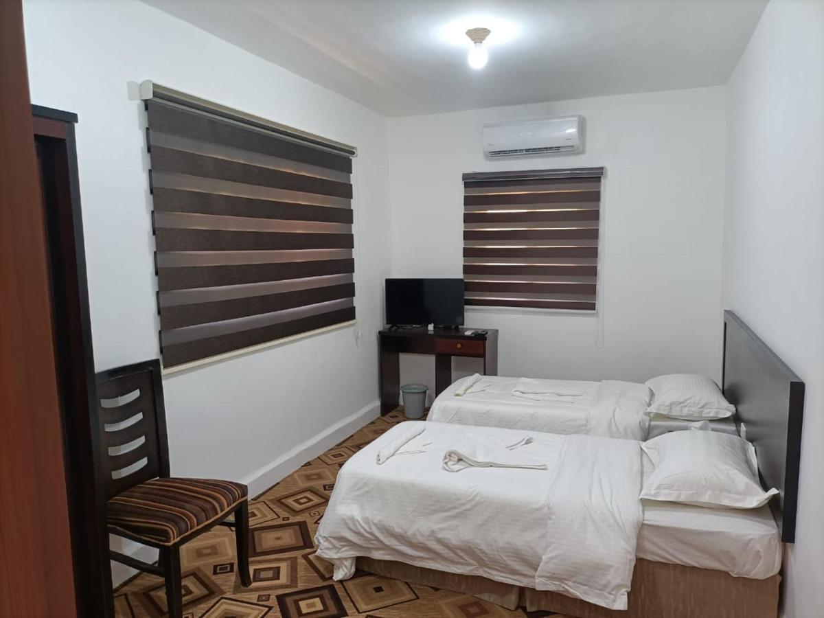 Happy Night Hostel Wadi Musa Extérieur photo