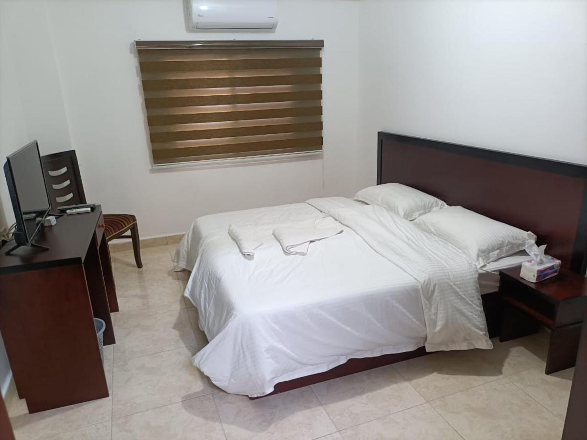 Happy Night Hostel Wadi Musa Extérieur photo