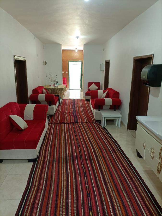 Happy Night Hostel Wadi Musa Extérieur photo