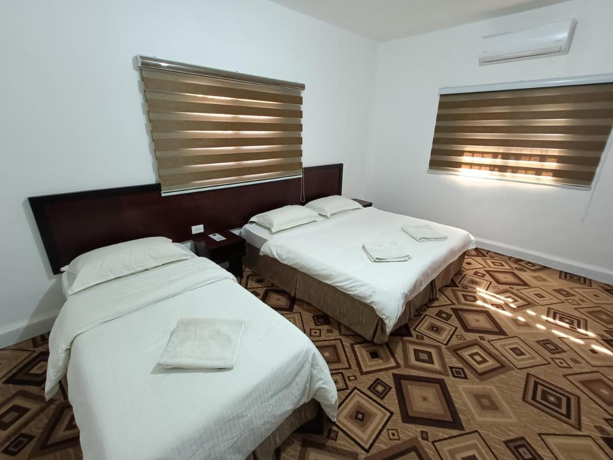 Happy Night Hostel Wadi Musa Extérieur photo