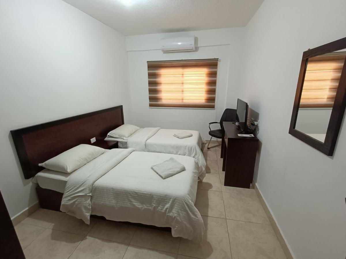 Happy Night Hostel Wadi Musa Extérieur photo