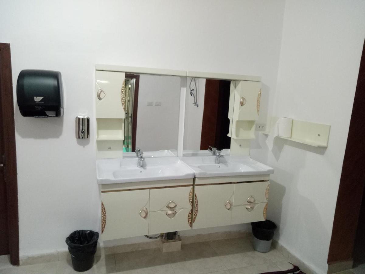 Happy Night Hostel Wadi Musa Extérieur photo